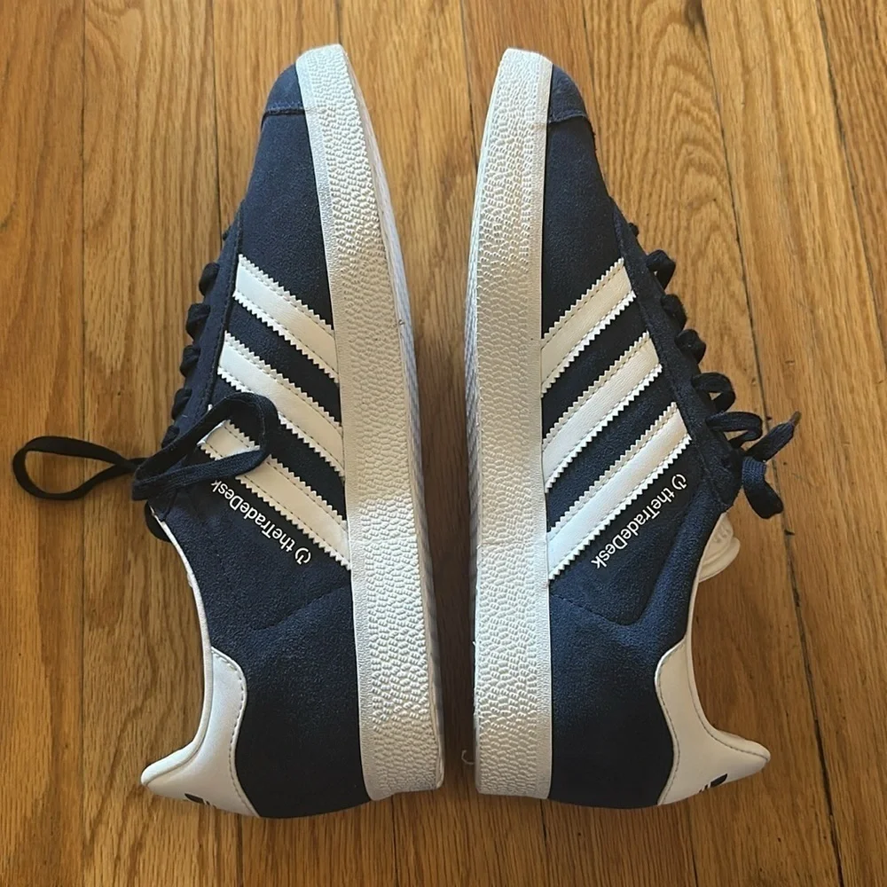 Adidas Navy and White Gazelle sneakers EU 40.5 US 9.5 new without tags